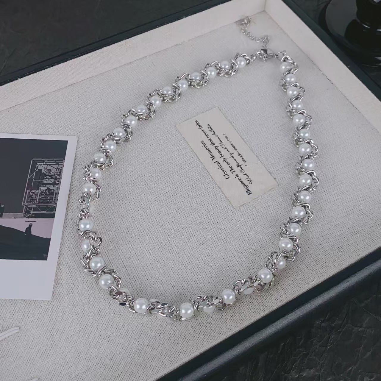 Light Luxury Minority Design Sense Punk Hip Hop Advanced Heavy Industry Pearl Necklace For Women