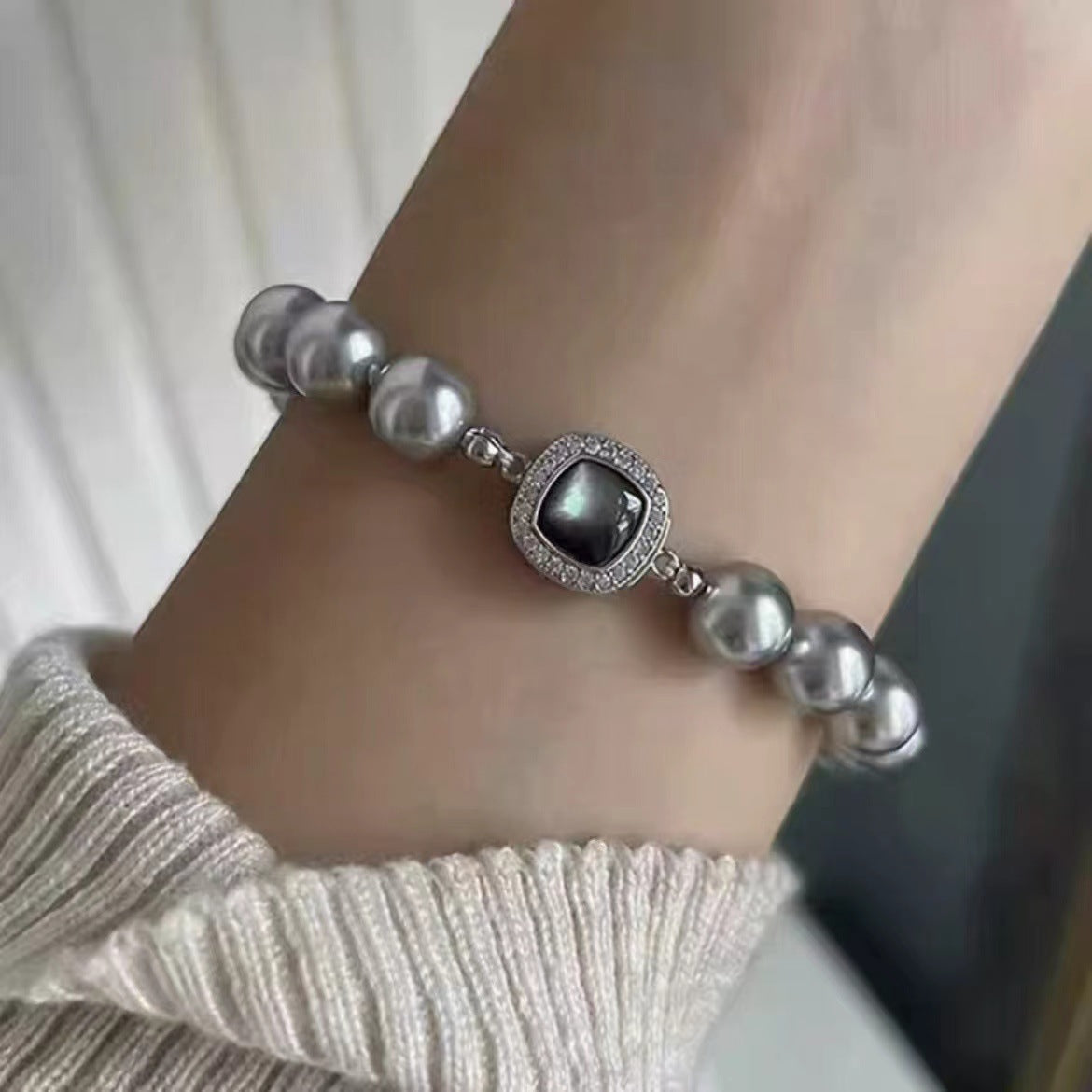 Light Luxury Minority Design Sense Punk Hip Hop Advanced Heavy Industry Pearl Necklace For Women