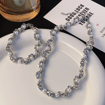 Light Luxury Minority Design Sense Punk Hip Hop Advanced Heavy Industry Pearl Necklace For Women